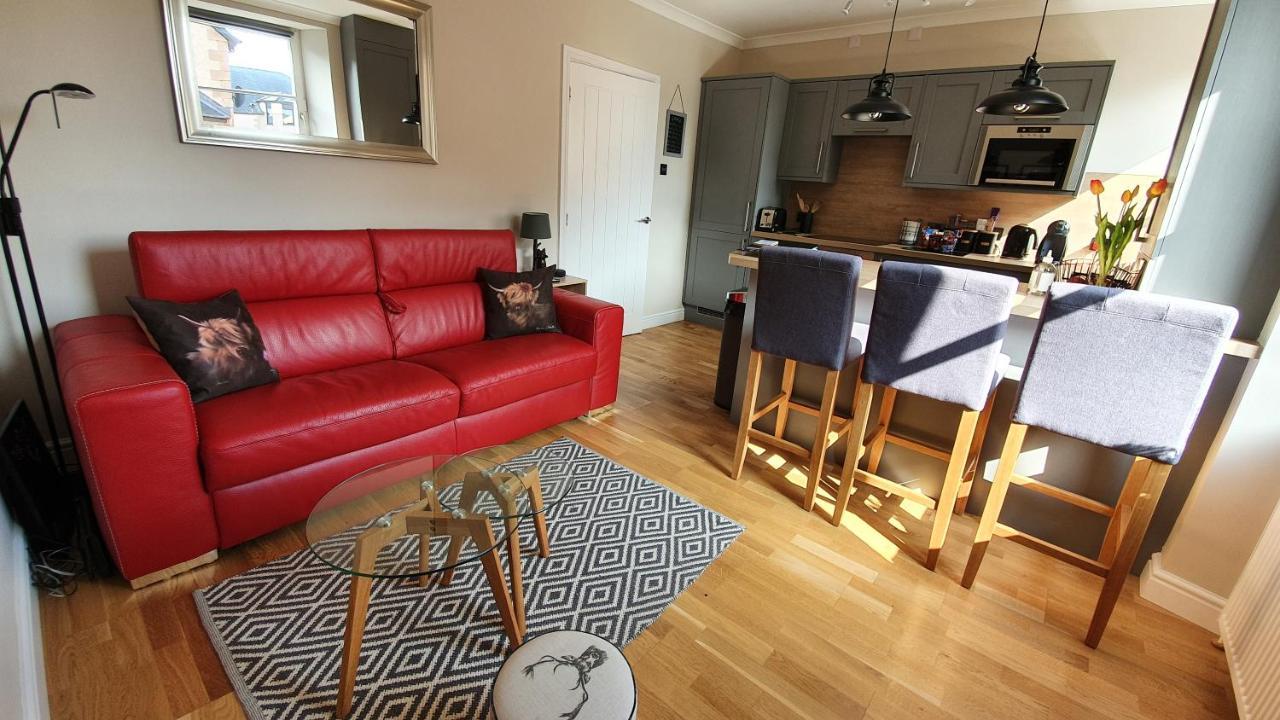 Smart & Cozy Holiday Apartment In The City Centre Инвернес Екстериор снимка