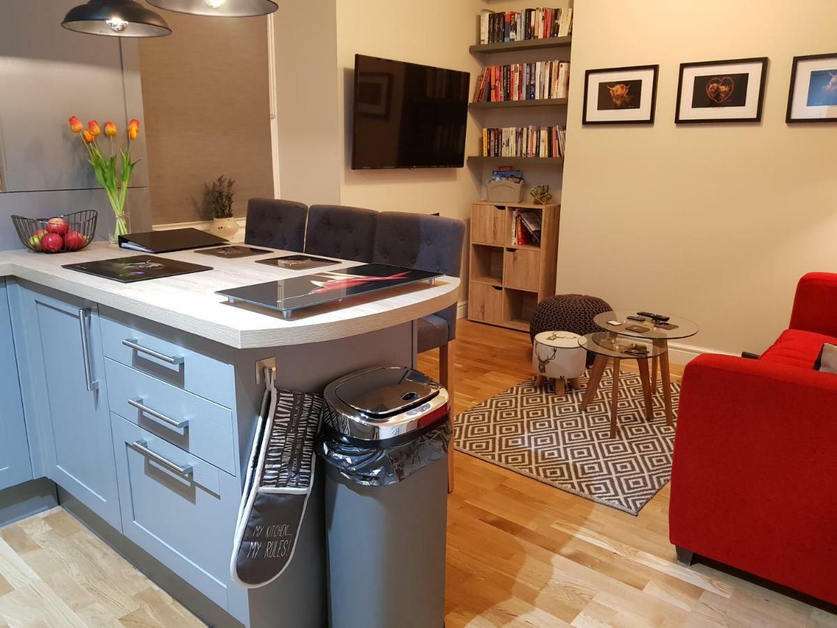 Smart & Cozy Holiday Apartment In The City Centre Инвернес Екстериор снимка