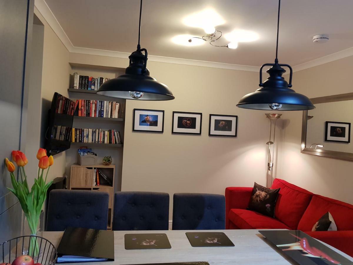 Smart & Cozy Holiday Apartment In The City Centre Инвернес Екстериор снимка