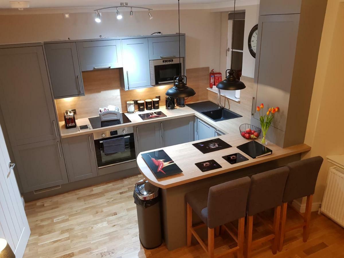 Smart & Cozy Holiday Apartment In The City Centre Инвернес Екстериор снимка
