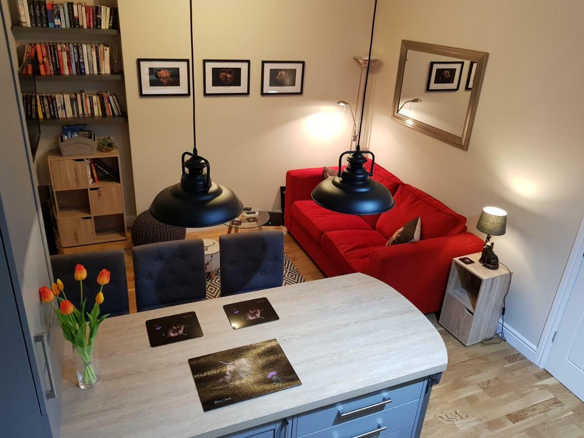 Smart & Cozy Holiday Apartment In The City Centre Инвернес Екстериор снимка