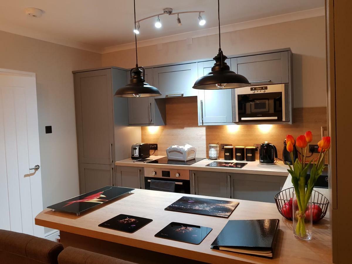 Smart & Cozy Holiday Apartment In The City Centre Инвернес Екстериор снимка