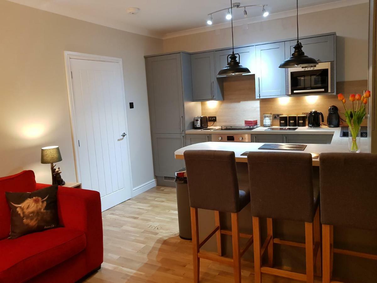 Smart & Cozy Holiday Apartment In The City Centre Инвернес Екстериор снимка