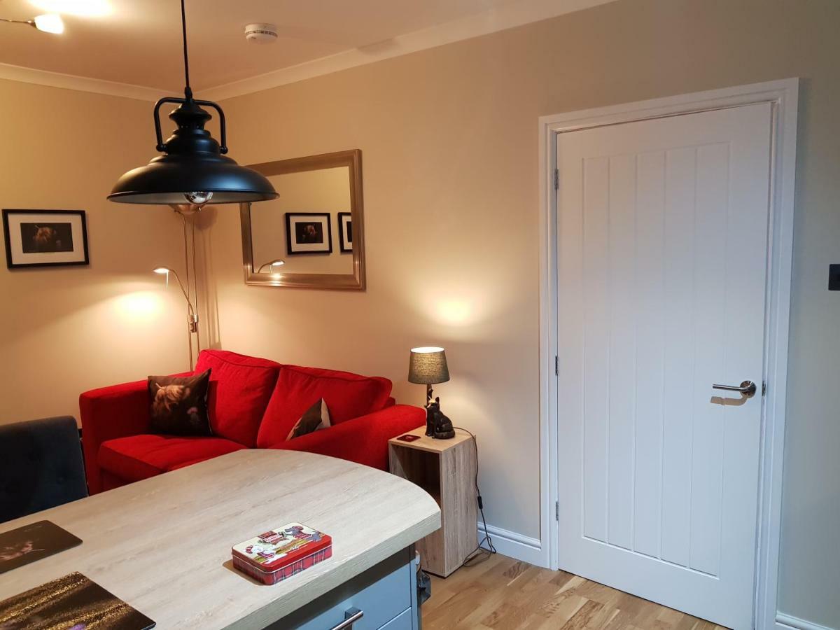 Smart & Cozy Holiday Apartment In The City Centre Инвернес Екстериор снимка